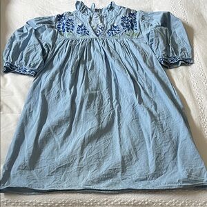Spirit Dress Blue Floral Embroidered Chambray Dress with Pockets, Size Medium
